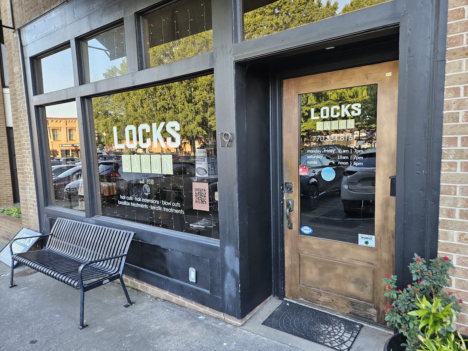 Locks Salon on Public Square logo
